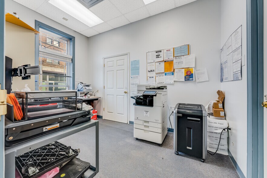 More Photos Of 224 Spruce St, Morgantown Office For Sale