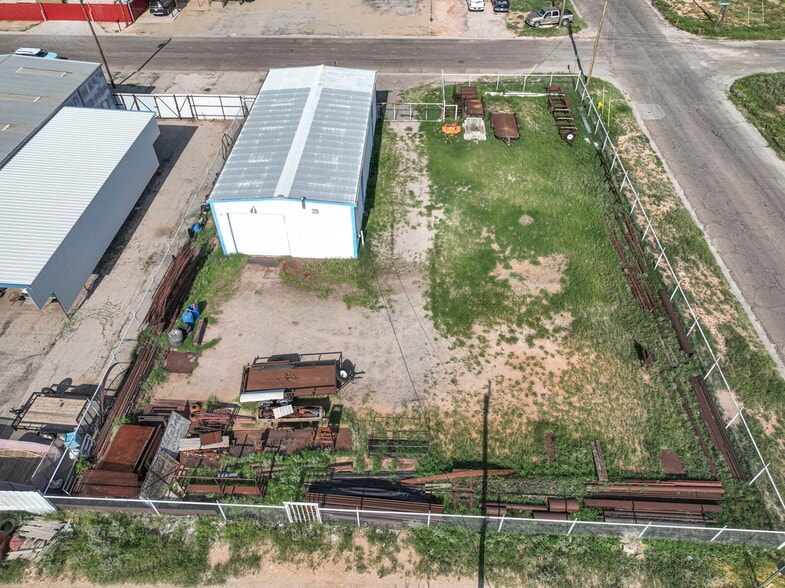 More Photos Of 708 S Colorado St, Midland Industrial For Sale