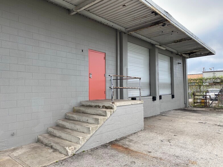 More Photos Of 1216 W Amelia St, Orlando Distribution For Lease
