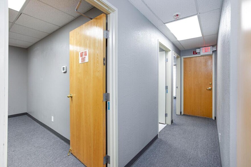 More Photos Of 872 E Sahara Ave, Las Vegas Medical For Lease