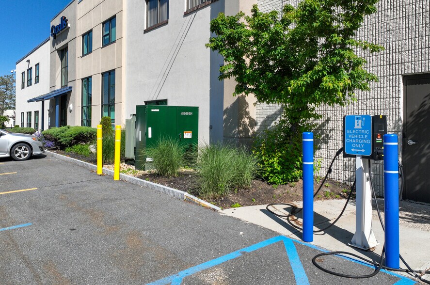 More Photos Of 34 Commerce Way, Woburn Research And Development For Lease