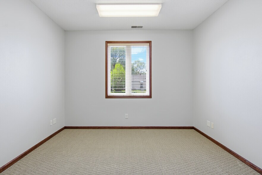 More Photos Of 2108 S Broadway St, Menomonie Office For Sale