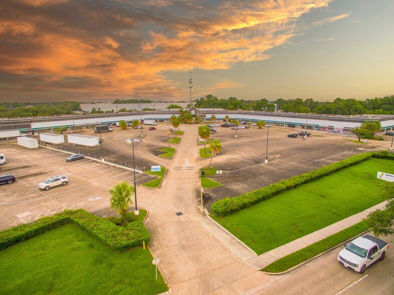 More Photos Of 11101 Ella Blvd, Houston Light Manufacturing For Sale