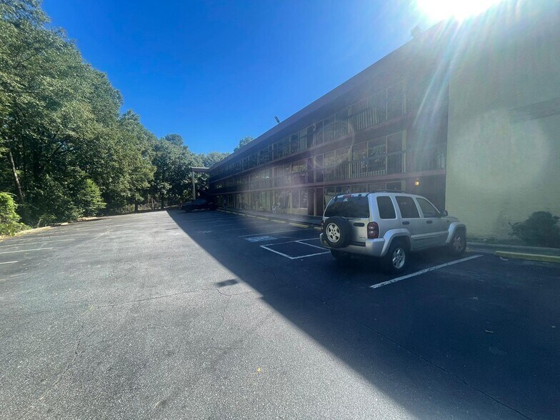 More Photos Of 1700 US-280, Phenix City Hotel For Sale