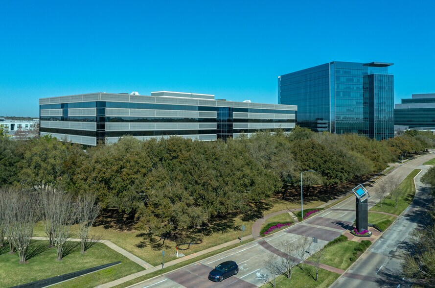 More Photos Of 1414 Enclave Pky, Houston Office For Sale