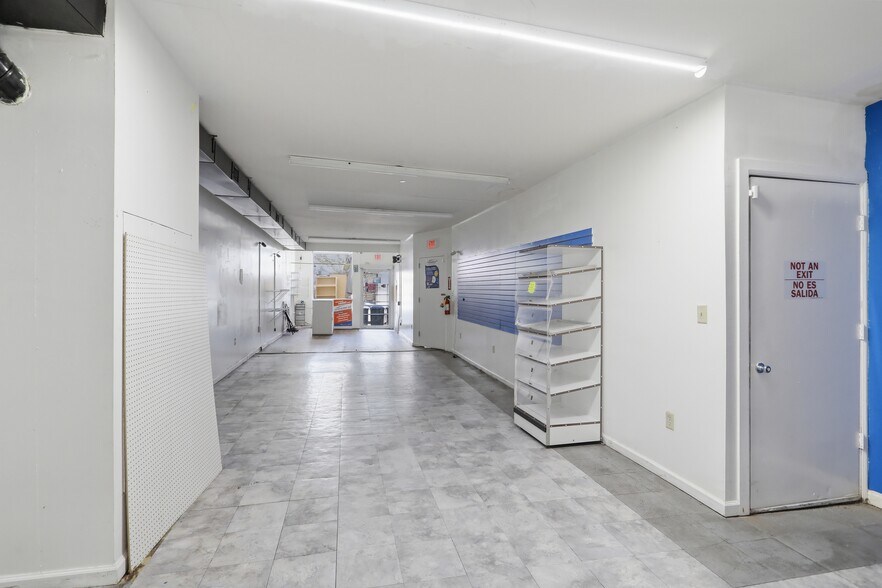 More Photos Of 50 E Franklin St, Hagerstown Storefront Retail Residential For Lease