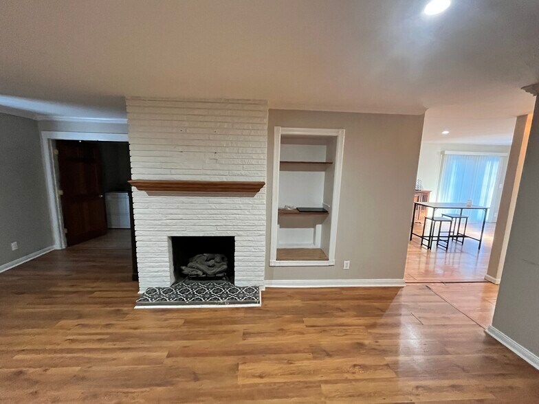 More Photos Of 260 Calumet St, Oswego Office For Sale