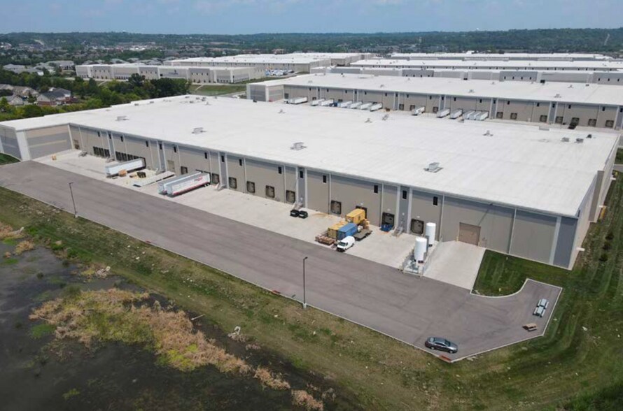 More Photos Of 4583 Brate Dr, West Chester Warehouse For Lease