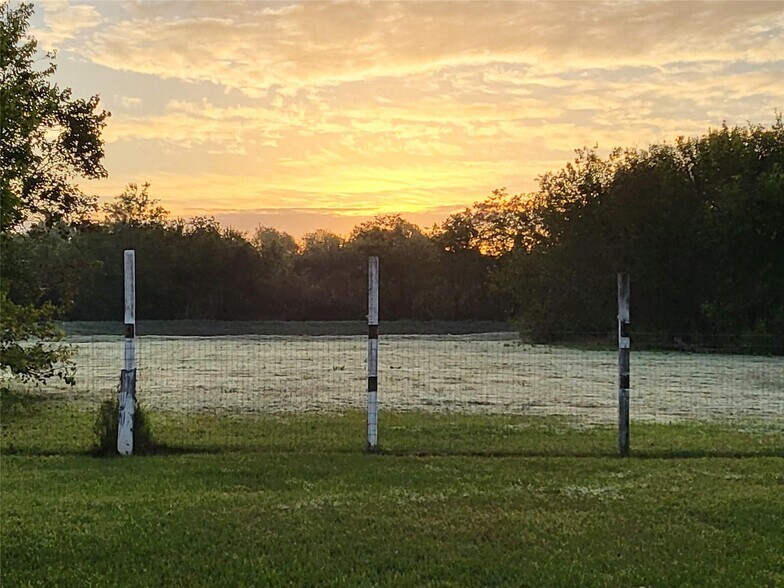 More Photos Of 333 24th St, San Leon Land For Sale
