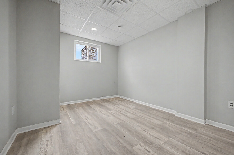 More Photos Of 19323 W Warren Ave, Detroit Storefront Retail Residential For Lease