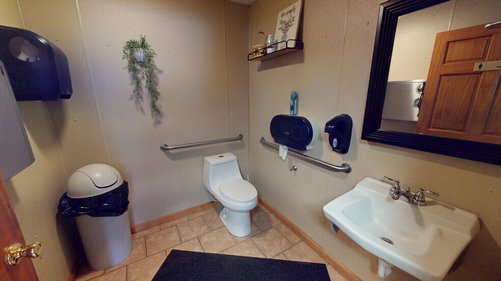 More Photos Of 13524 S Eagle Valley Rd, Tyrone Restaurant For Sale