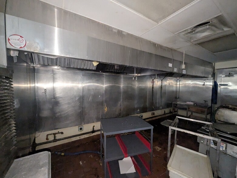 More Photos Of 3485 Court St, Pekin Fast Food For Sale