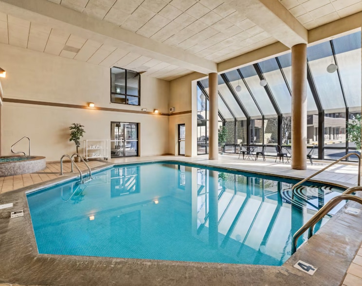 More Photos Of 929 Parkway, Gatlinburg Hotel For Sale