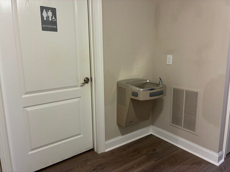 More Photos Of 965 Piedmont Rd NE, Marietta Office For Lease