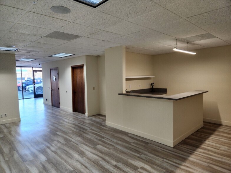 More Photos Of 14942 Delano St, Van Nuys Warehouse For Lease