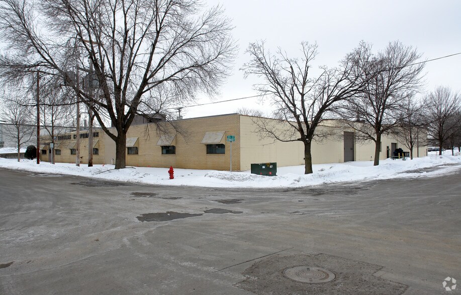 More Photos Of 3520 S Xenwood Ave, Saint Louis Park Manufacturing For Sale