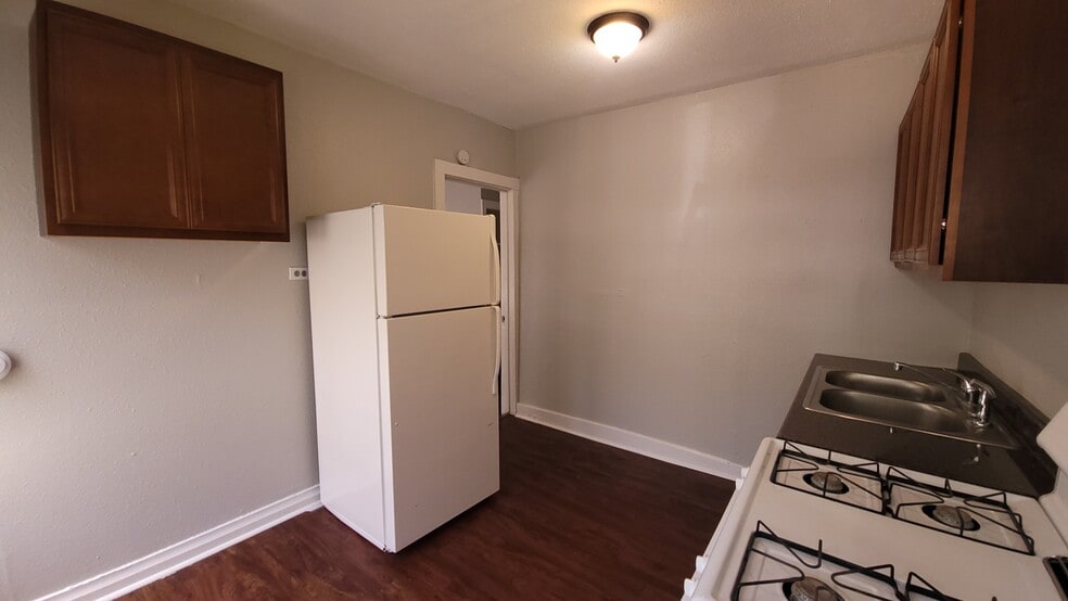 More Photos Of 218 Claremont Ave, San Antonio Multifamily For Sale