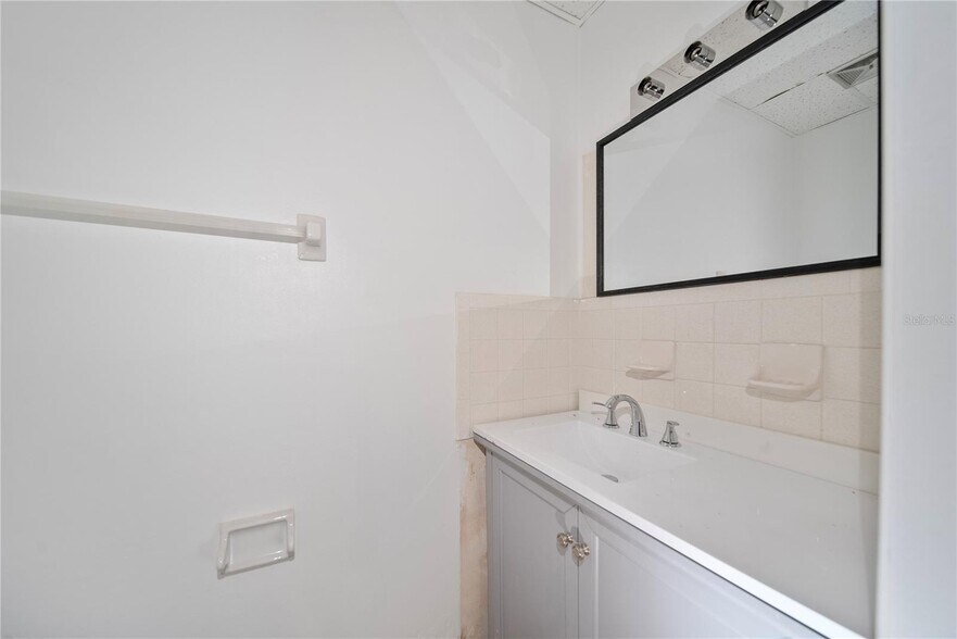 More Photos Of 6430 Madison St, New Port Richey Medical For Sale