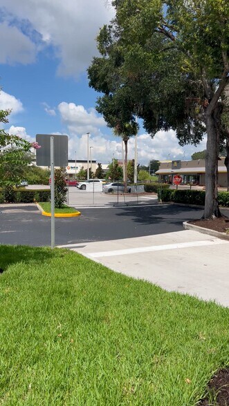 More Photos Of 3414 Bell Shoals Rd, Valrico General Retail For Lease