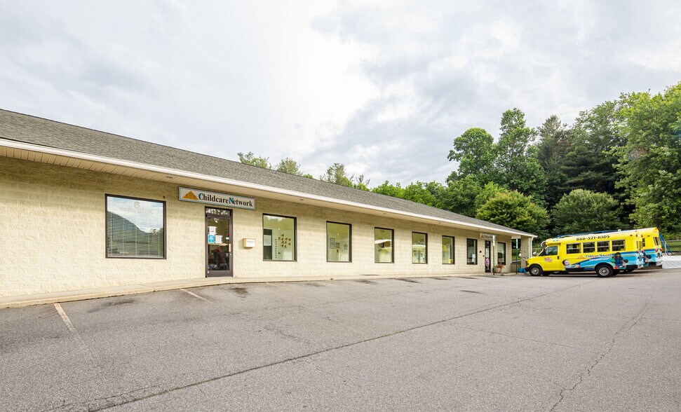 More Photos Of 2-6 Fairview Hills Dr, Fairview Daycare Center For Lease