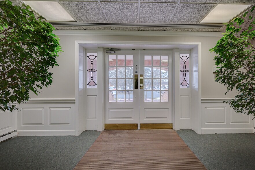 More Photos Of 1 Rossmoor Dr, Monroe Township Medical For Lease