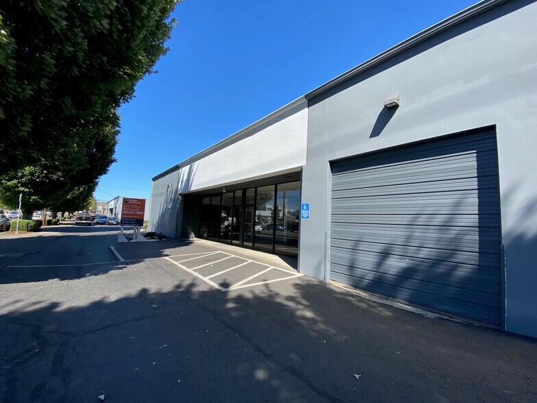 More Photos Of 2502-2530 SE 8th Ave, Portland Warehouse For Lease