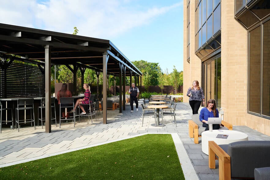 More Photos Of 7201 Metro Blvd, Edina Office For Lease