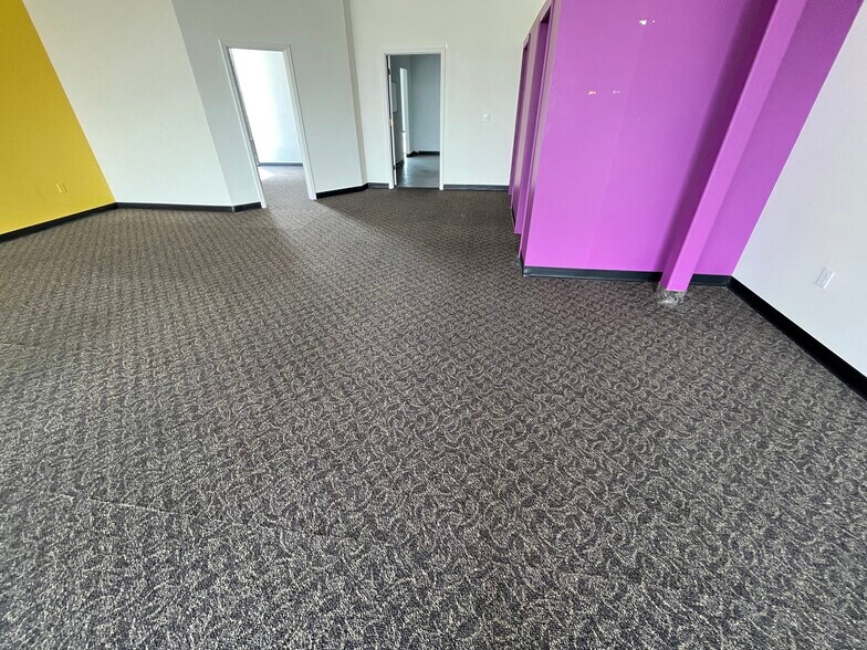 More Photos Of 2350 Miracle Mile Rd, Bullhead City Storefront Retail Office For Sale