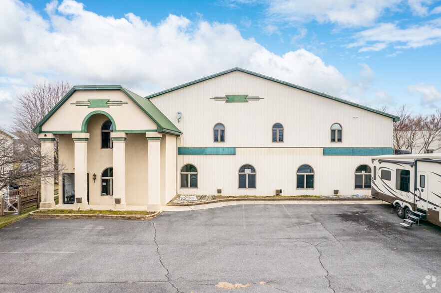 Primary Photo Of 242 N Whiteoak St, Kutztown Office For Lease