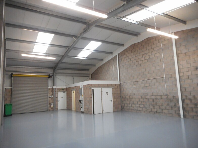 More Photos Of 10 Munro Rd, Stirling Warehouse For Lease