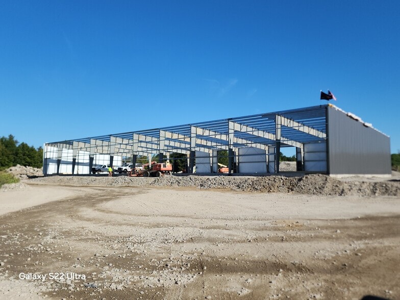 More Photos Of 185B S Main St, Newton Unknown For Lease