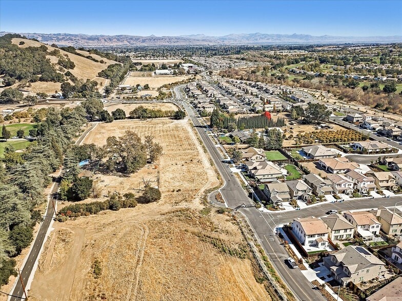 More Photos Of 2740 Hecker Pass Hwy, Gilroy Land For Sale