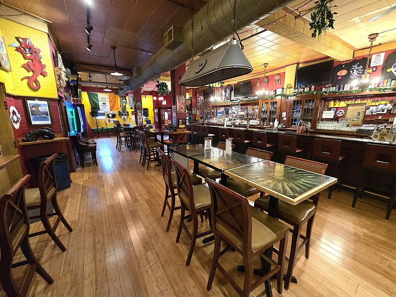 More Photos Of 3058 W Irving Park Rd, Chicago Storefront Retail Residential For Lease