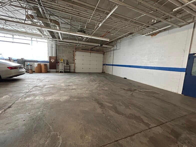 More Photos Of 6625 W Diversey Ave, Chicago Manufacturing For Lease