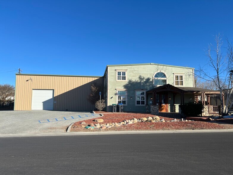 More Photos Of 428 N Curry St, Tehachapi Light Manufacturing For Lease