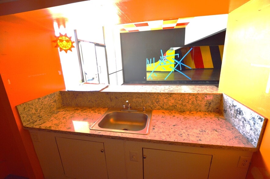 More Photos Of 630-678 W Base Line Rd, Rialto Unknown For Lease