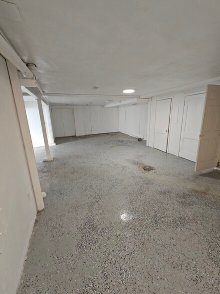 More Photos Of 2436 Central Pky, Cincinnati Loft Creative Space For Sale