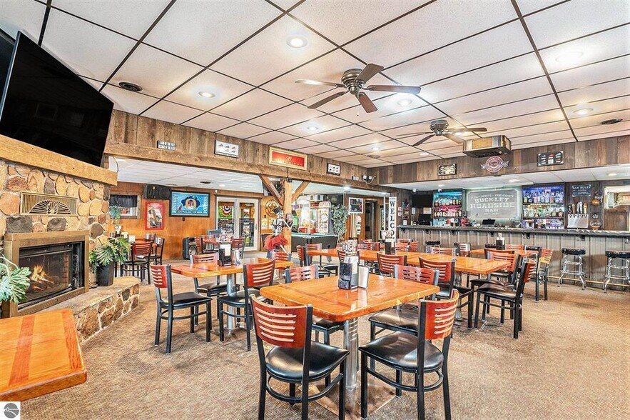 More Photos Of 116 W Wexford Ave, Buckley General Retail For Sale