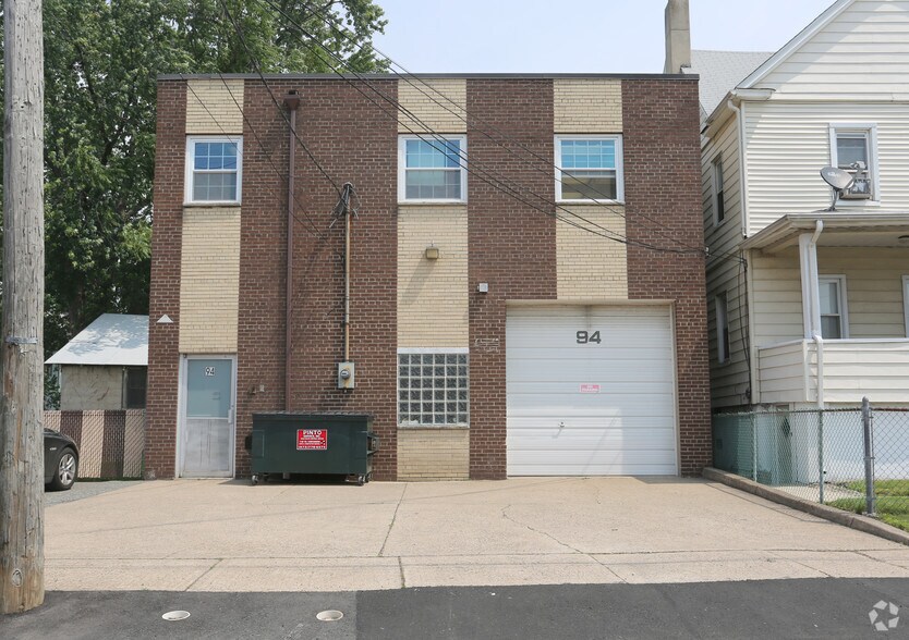 More Photos Of 94 Ackerson St, Hackensack Manufacturing For Lease