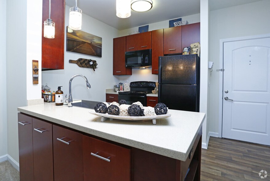 More Photos Of 900 E Six Forks Rd, Raleigh Apartments For Lease