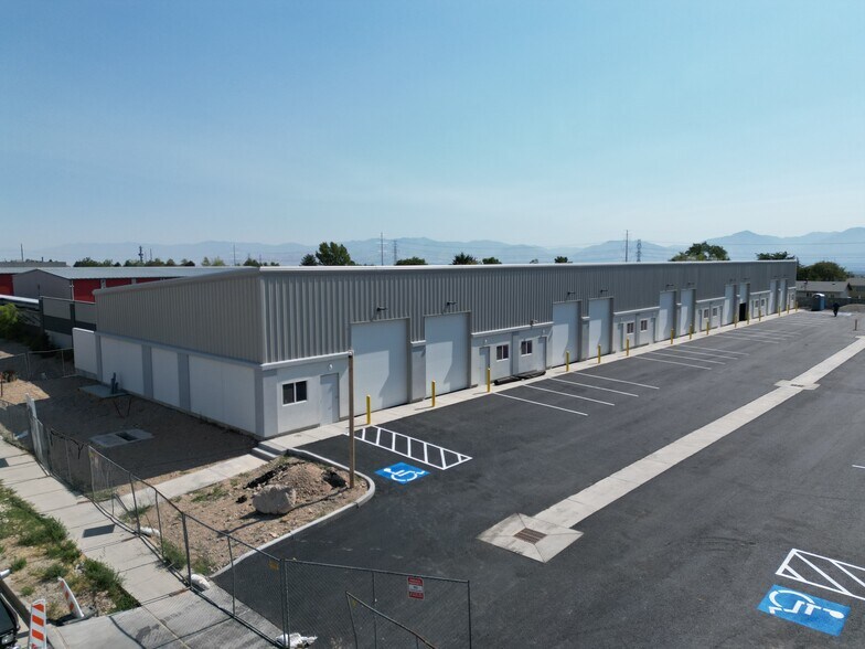 More Photos Of 5653 6055 W, West Valley City Industrial For Lease