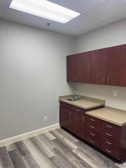 More Photos Of 6300 Stonewood Dr, Plano Medical For Sale