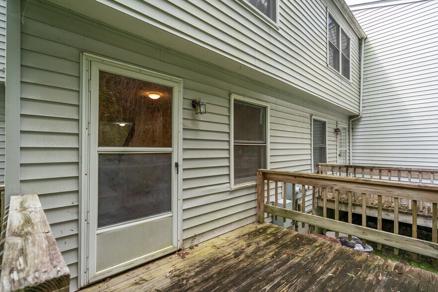 More Photos Of 210 Smith St, South Hill Apartments For Sale