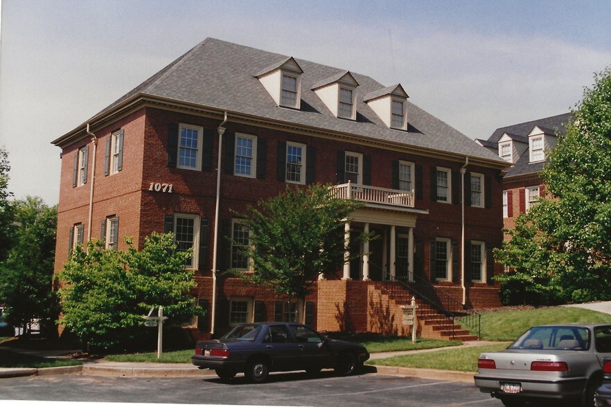 More Photos Of 1071 Cambridge Sq, Alpharetta Office For Sale