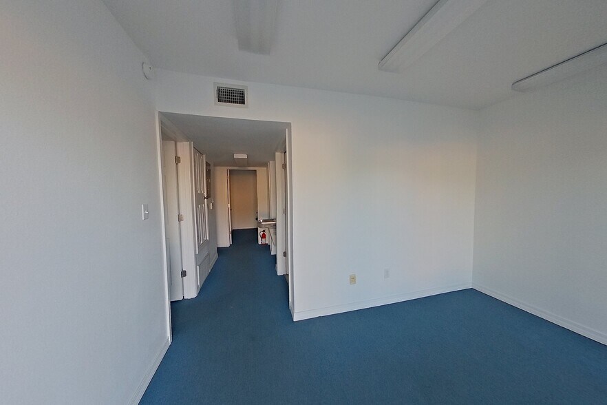More Photos Of 5113 N Davis Hwy, Pensacola Office For Lease