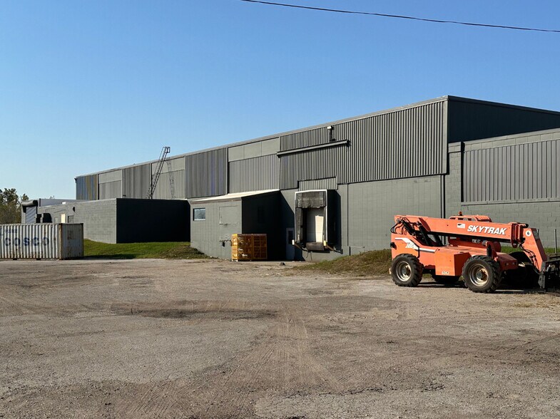 More Photos Of 3700 E Milham Ave, Portage Distribution For Sale
