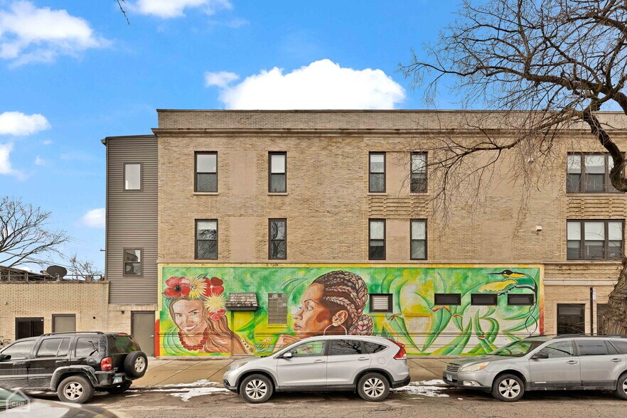 More Photos Of 2301 W Chicago Ave, Chicago Apartments For Sale