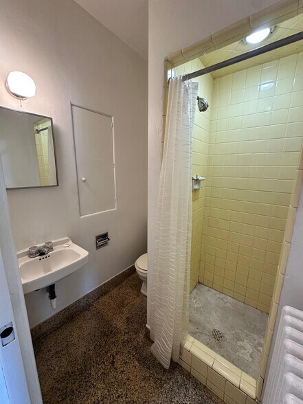 More Photos Of 24-26 S Galena Ave, Freeport Apartments For Sale