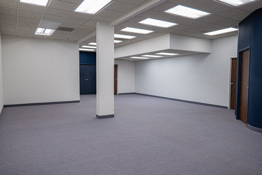 More Photos Of 6850 Manhattan Blvd, Fort Worth Medical For Lease