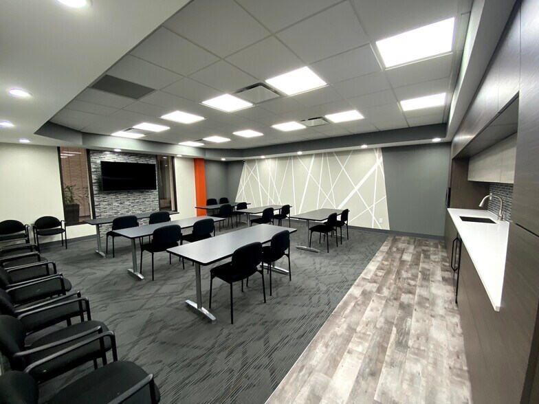 More Photos Of 1702 N Collins Blvd, Richardson Office For Lease